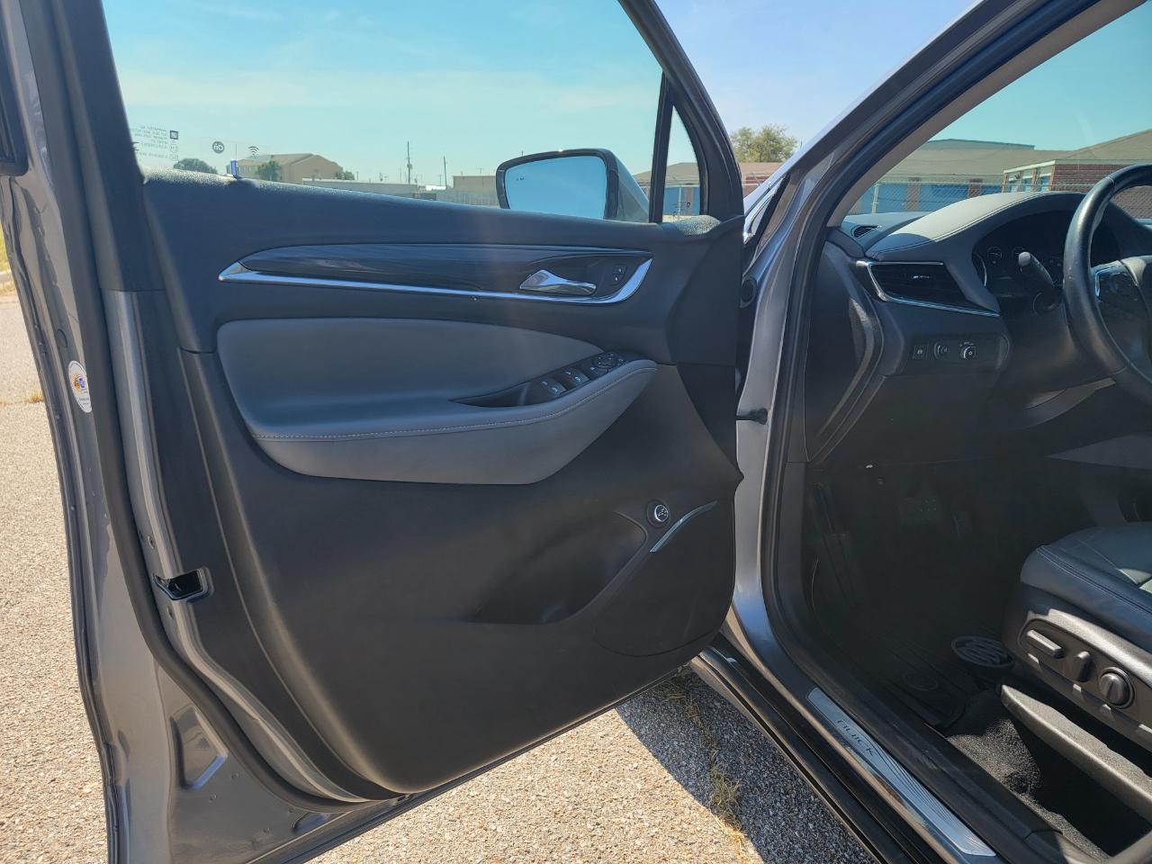 Buick Enclave AWD 4dr Essence 2021