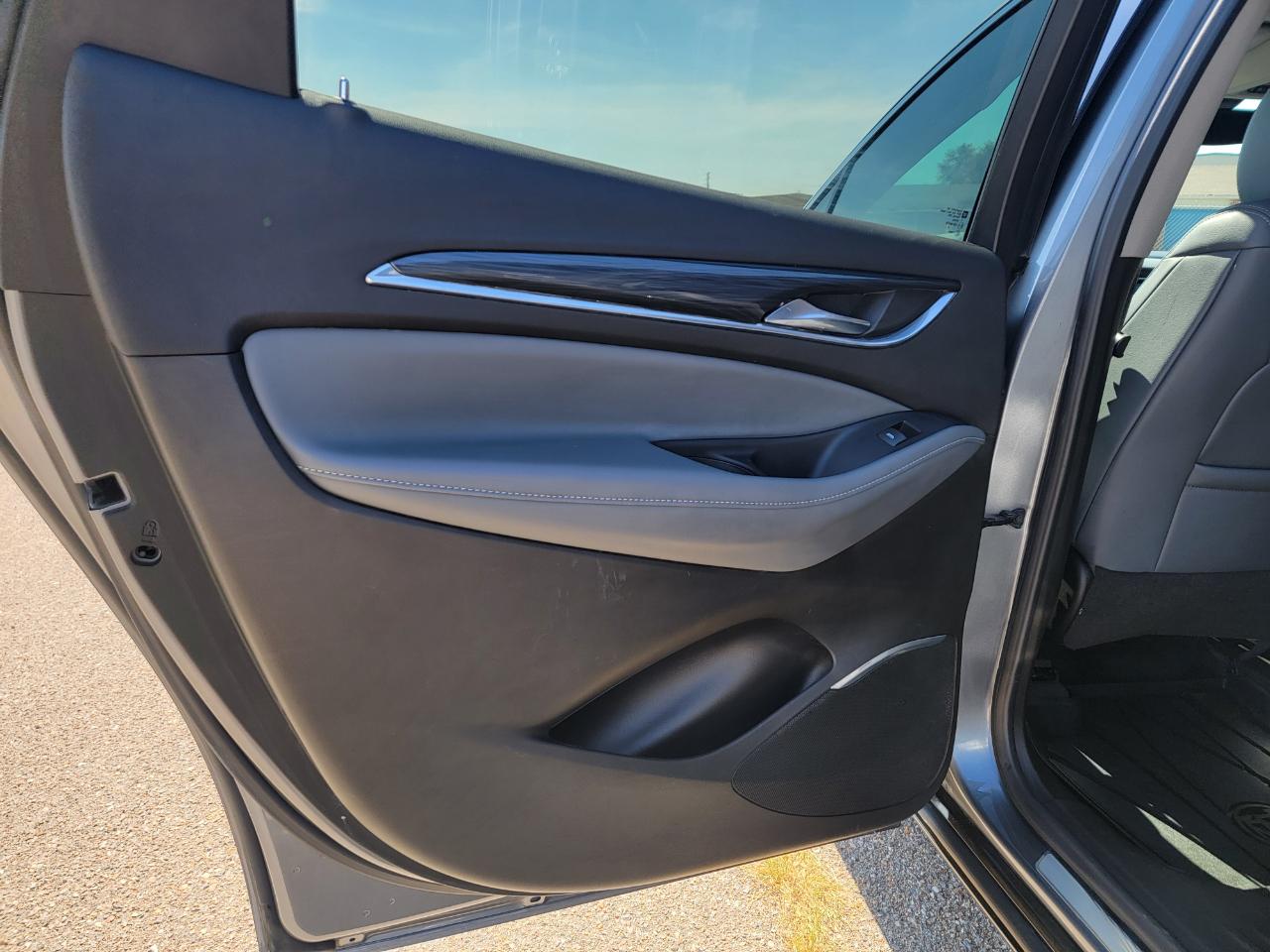 Buick Enclave AWD 4dr Essence 2021