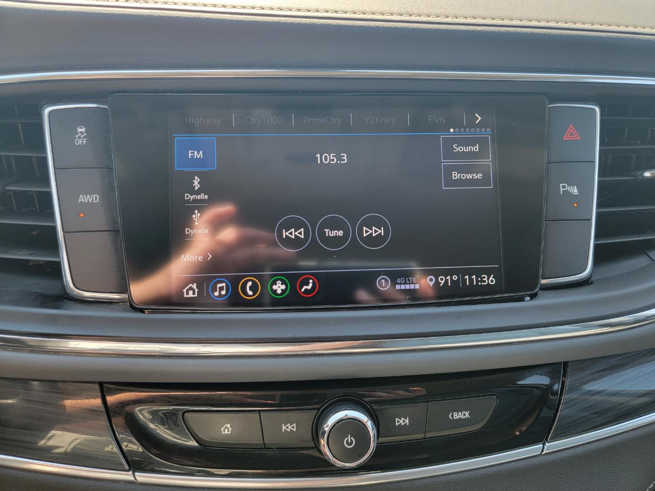 Buick Enclave AWD 4dr Essence 2021