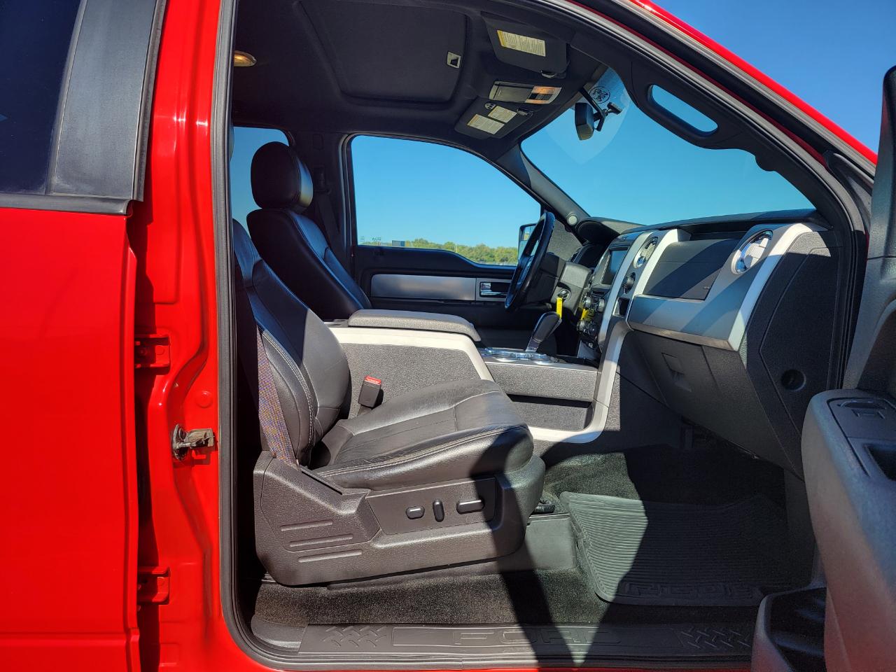 Ford F-150 4WD SuperCrew 145" Platinum 2013