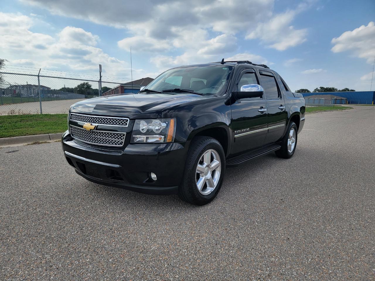 Chevrolet Avalanche 2WD Crew Cab LTZ 2012