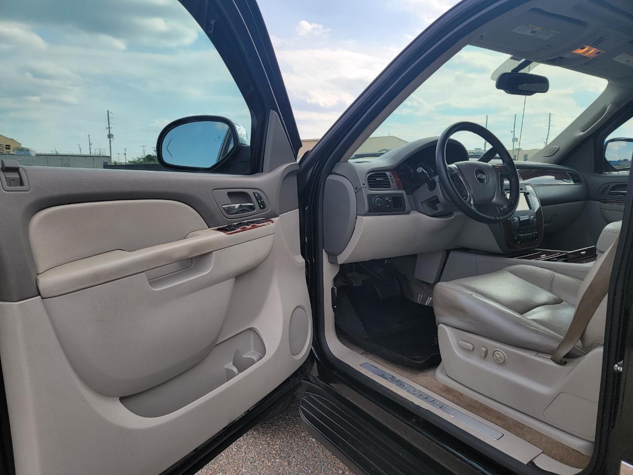 Chevrolet Avalanche 2WD Crew Cab LTZ 2012