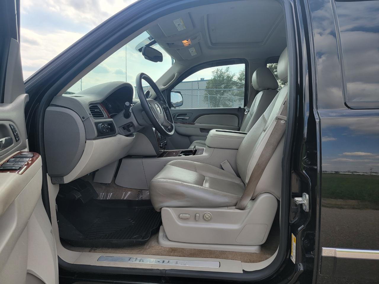 Chevrolet Avalanche 2WD Crew Cab LTZ 2012