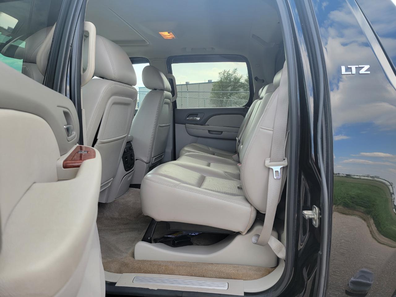 Chevrolet Avalanche 2WD Crew Cab LTZ 2012