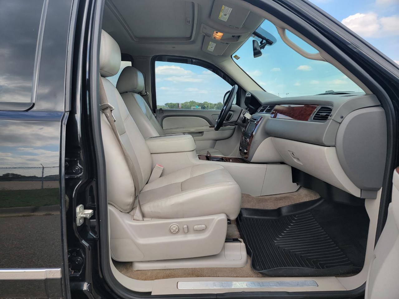 Chevrolet Avalanche 2WD Crew Cab LTZ 2012