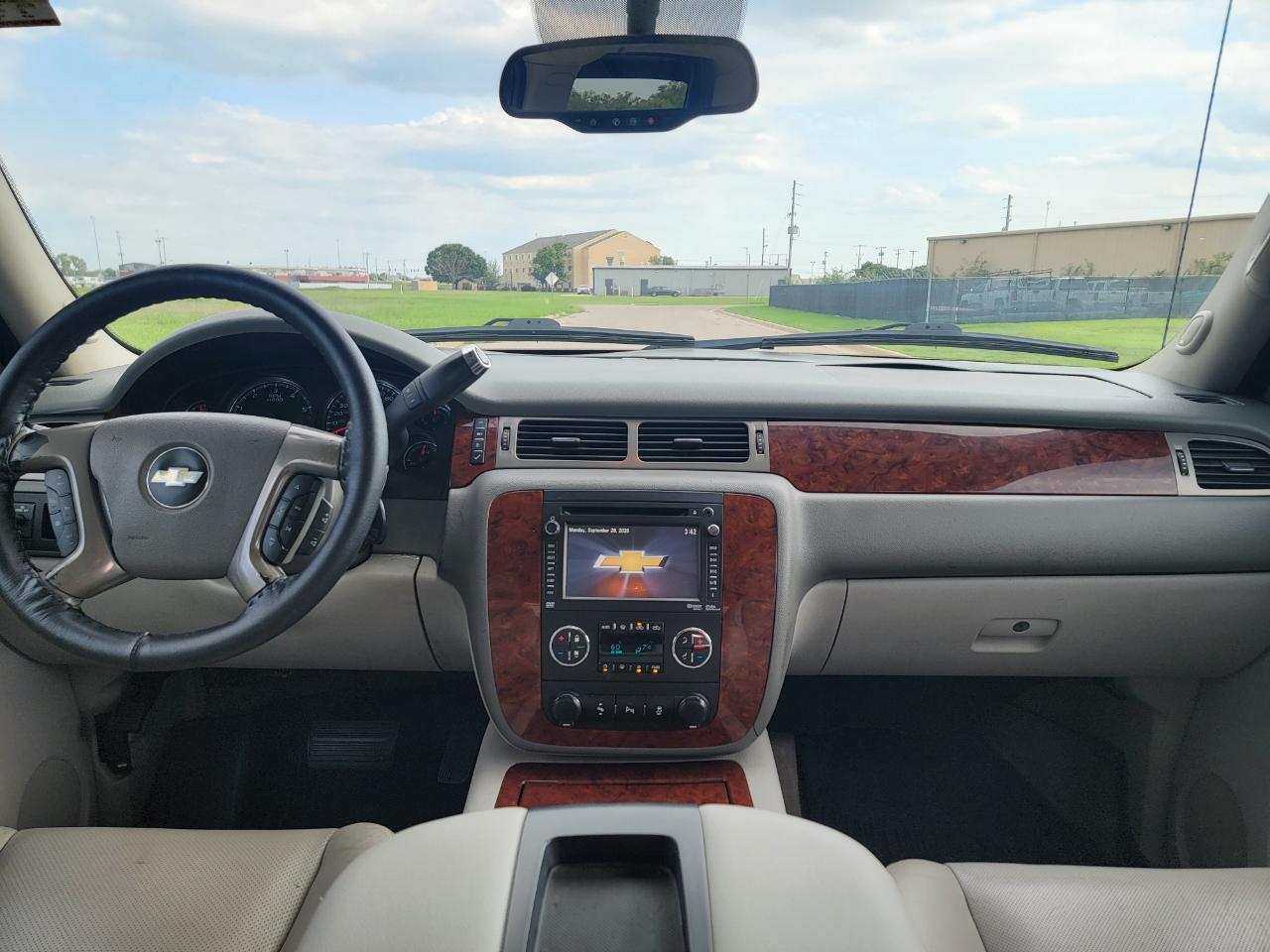Chevrolet Avalanche 2WD Crew Cab LTZ 2012
