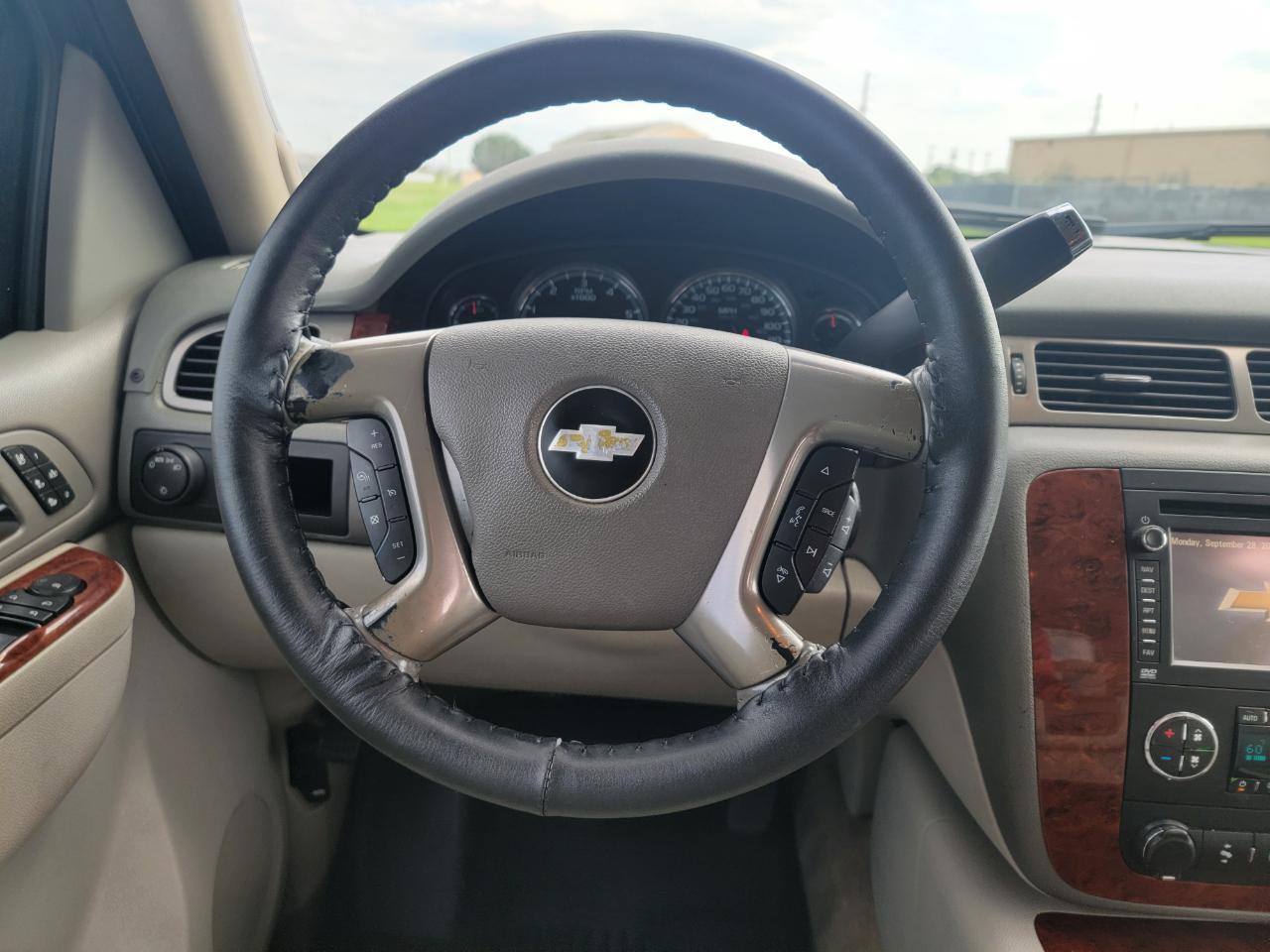Chevrolet Avalanche 2WD Crew Cab LTZ 2012