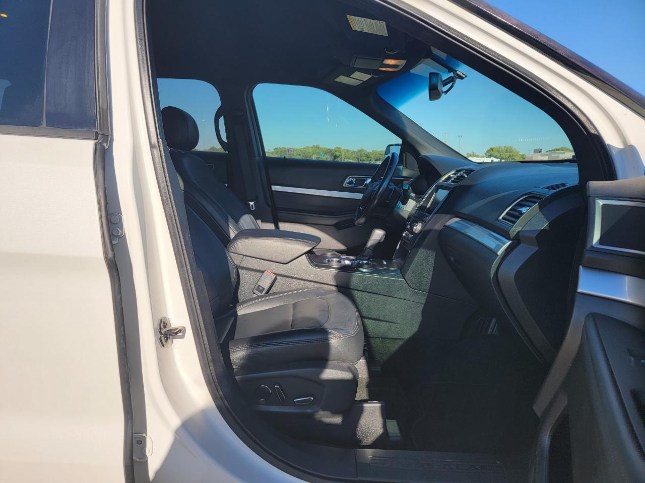 Ford Explorer FWD 4dr XLT 2016