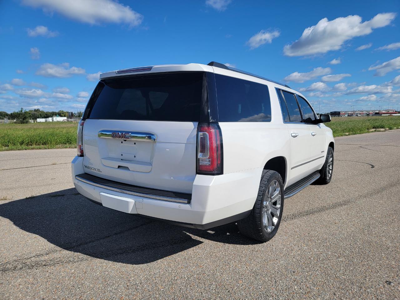 GMC Yukon XL 4WD 4dr Denali 2016