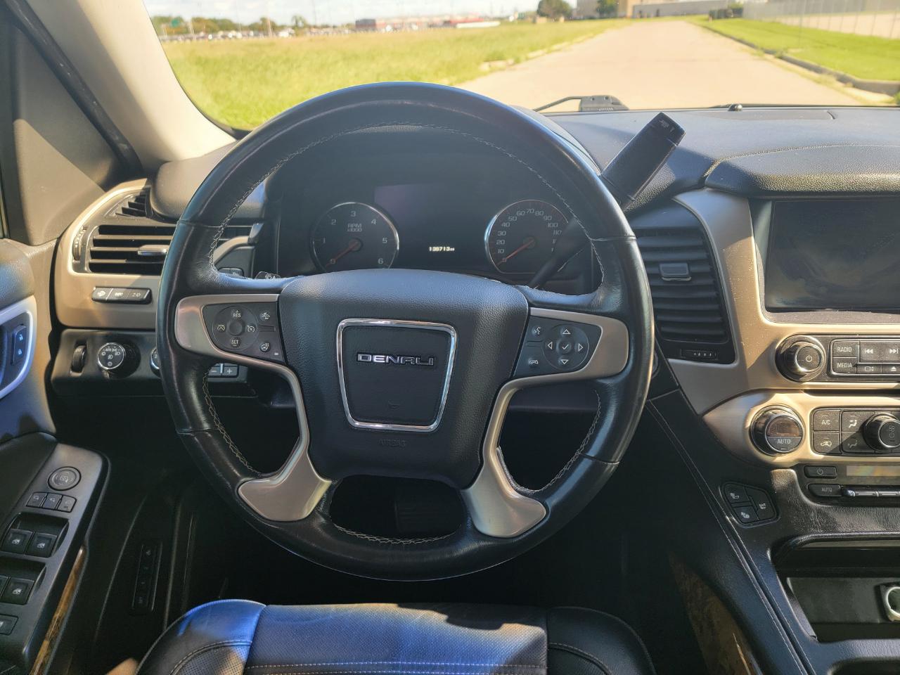 GMC Yukon XL 4WD 4dr Denali 2016