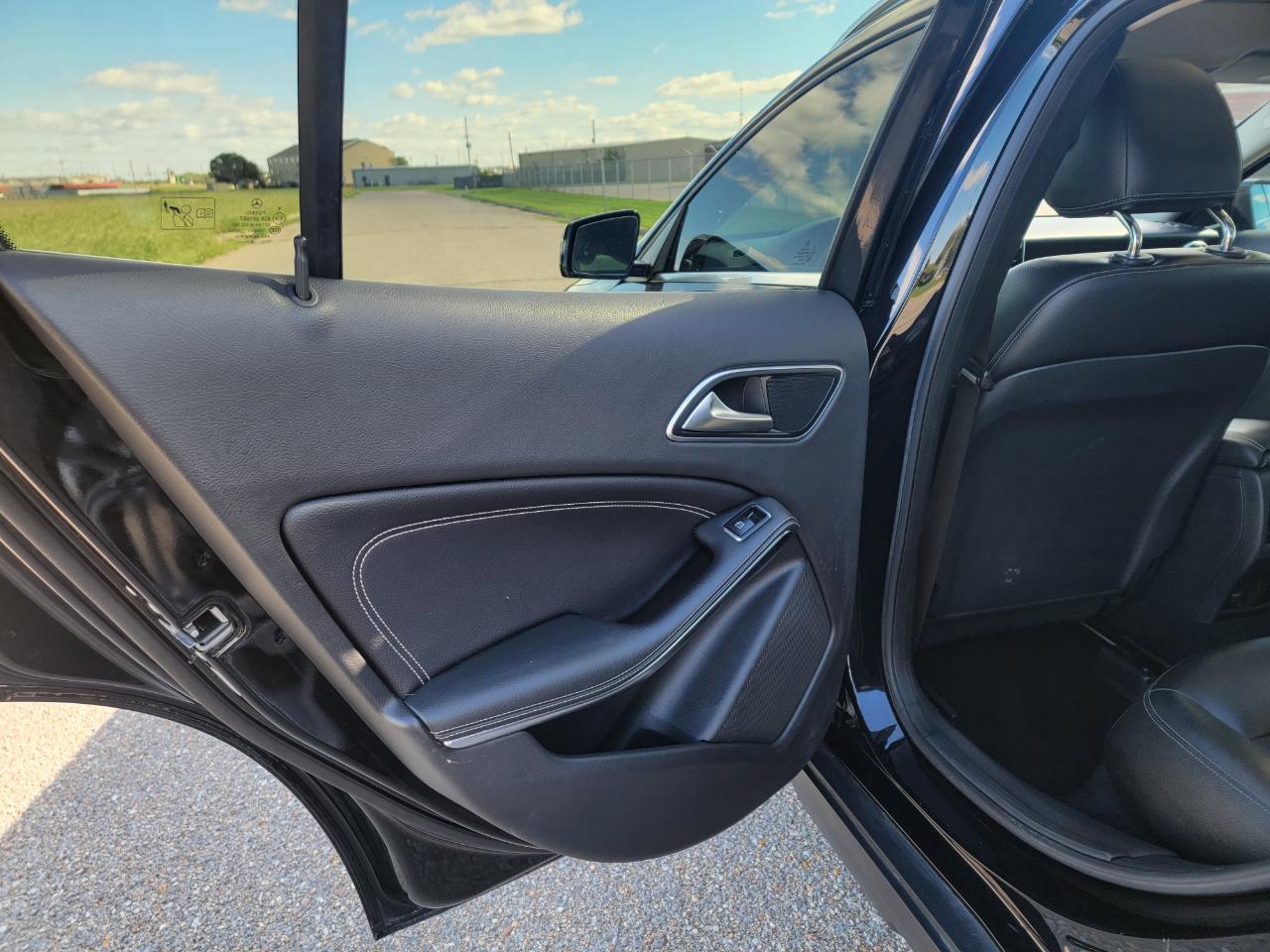 Mercedes-Benz GLA-Class 4MATIC 4dr GLA 250 2015