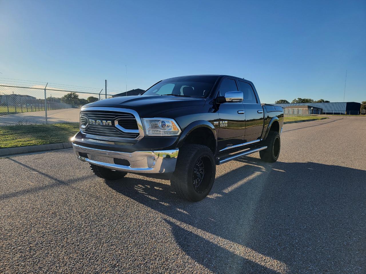 RAM 1500 4WD Crew Cab 140.5" Longhorn Limited 2016
