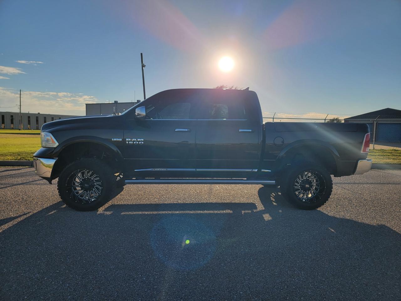 RAM 1500 4WD Crew Cab 140.5" Longhorn Limited 2016