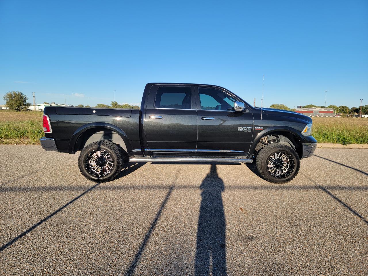 RAM 1500 4WD Crew Cab 140.5" Longhorn Limited 2016