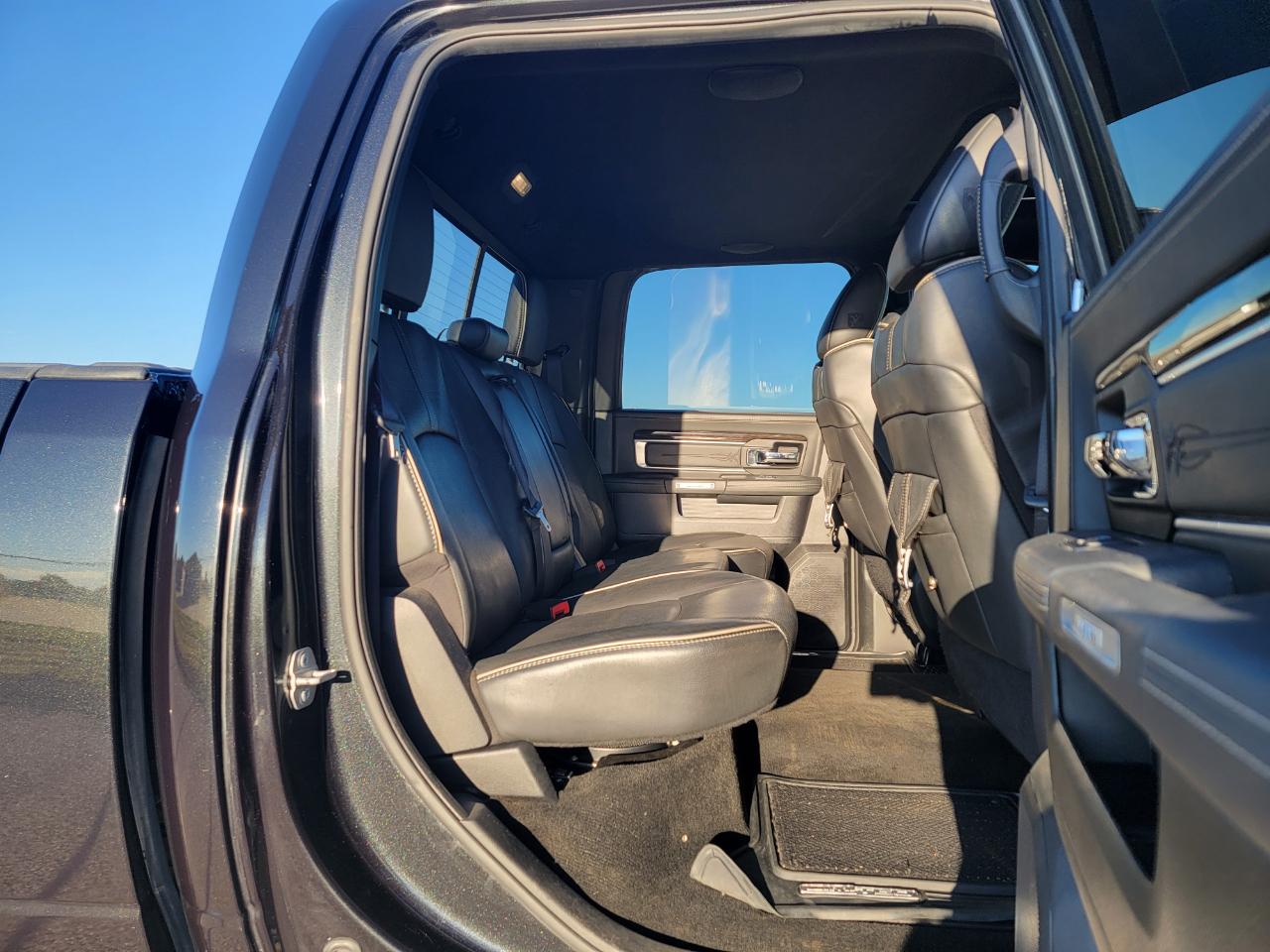 RAM 1500 4WD Crew Cab 140.5" Longhorn Limited 2016