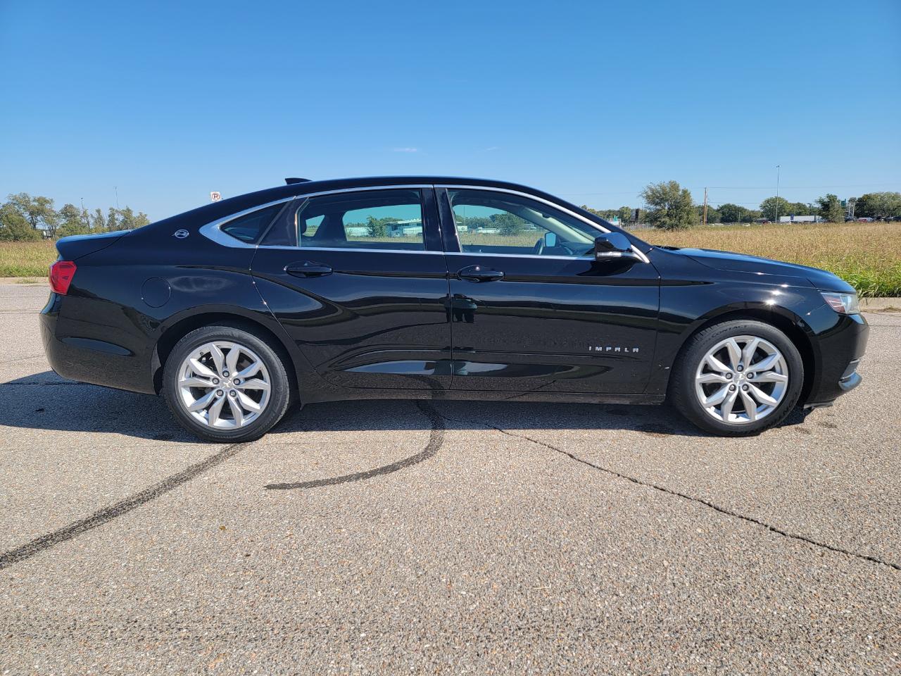 Chevrolet Impala 4dr Sdn LT w/1LT 2017