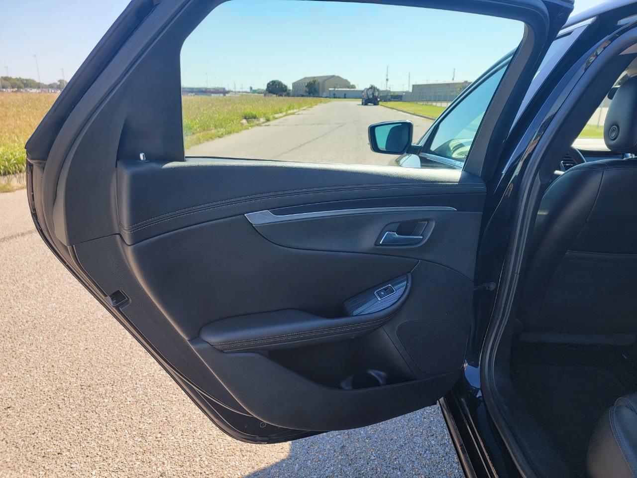 Chevrolet Impala 4dr Sdn LT w/1LT 2017