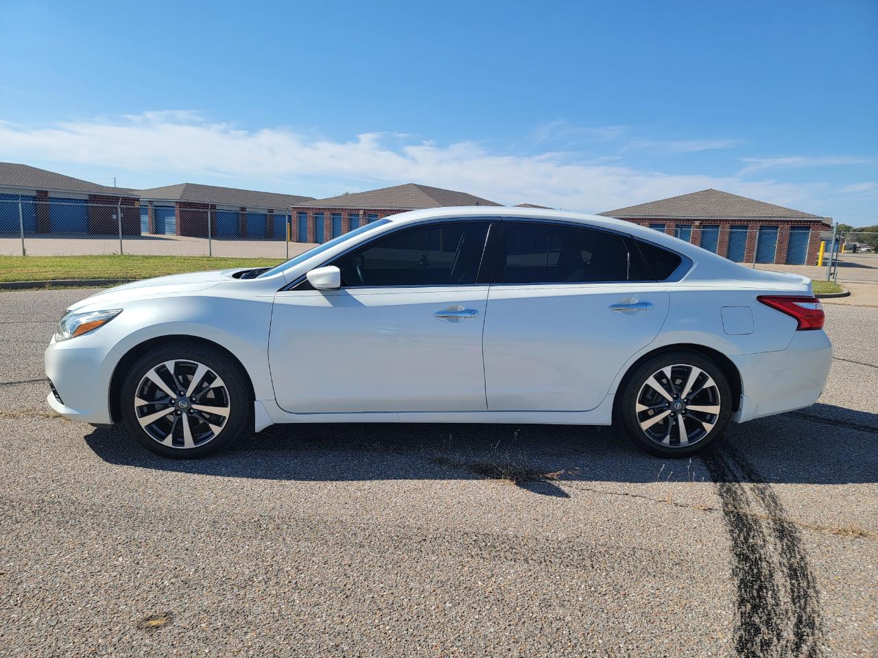 Nissan Altima 4dr Sdn I4 2.5 SR 2016