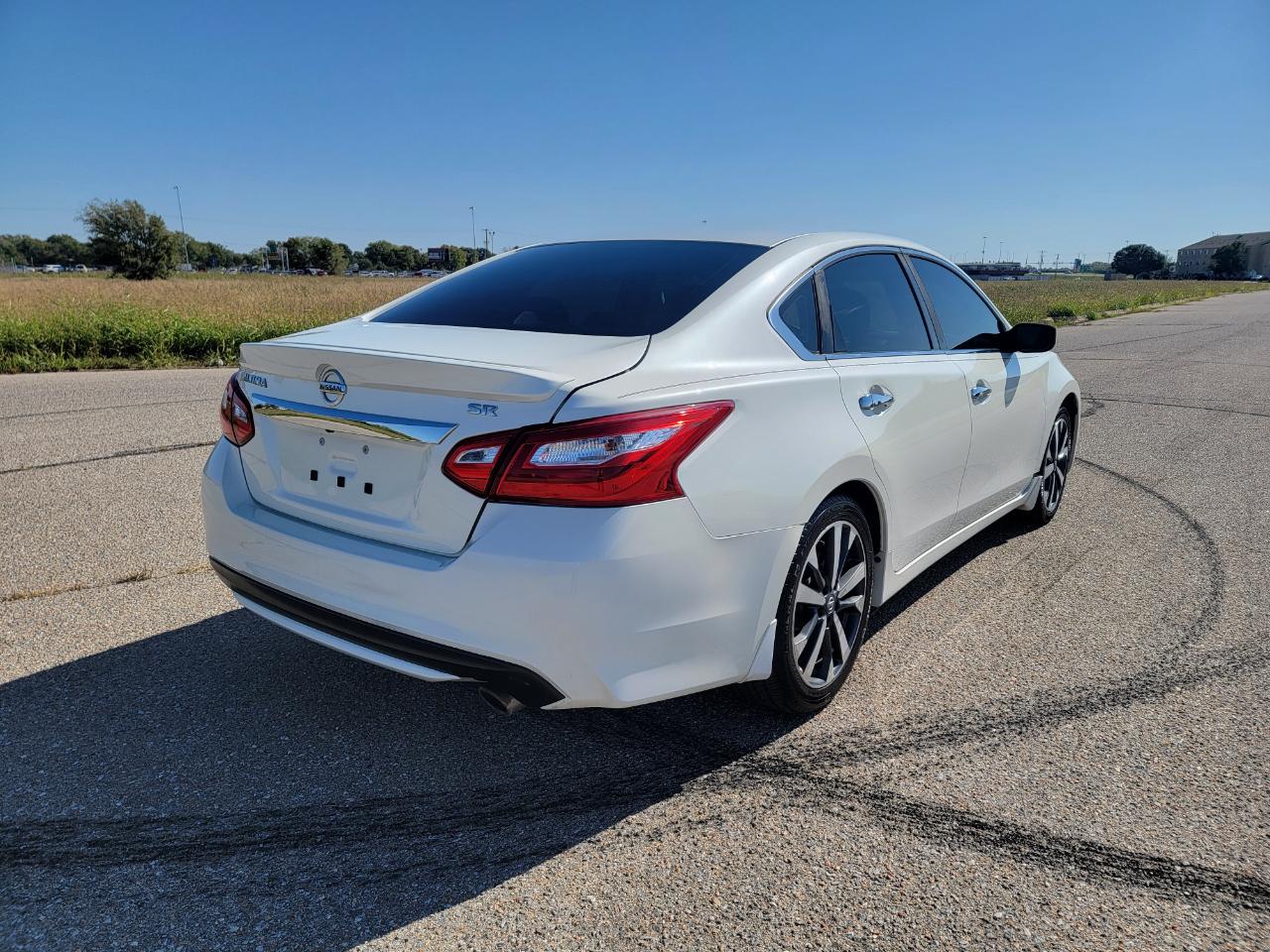 Nissan Altima 4dr Sdn I4 2.5 SR 2016