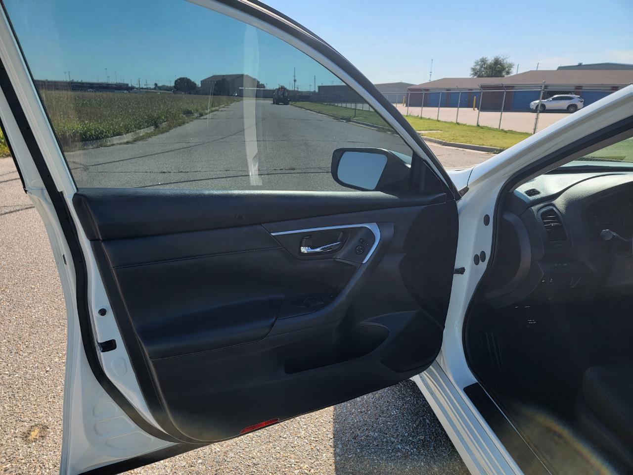 Nissan Altima 4dr Sdn I4 2.5 SR 2016