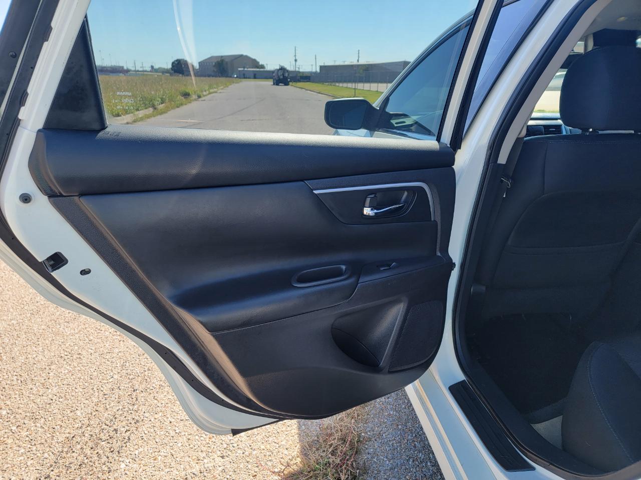 Nissan Altima 4dr Sdn I4 2.5 SR 2016