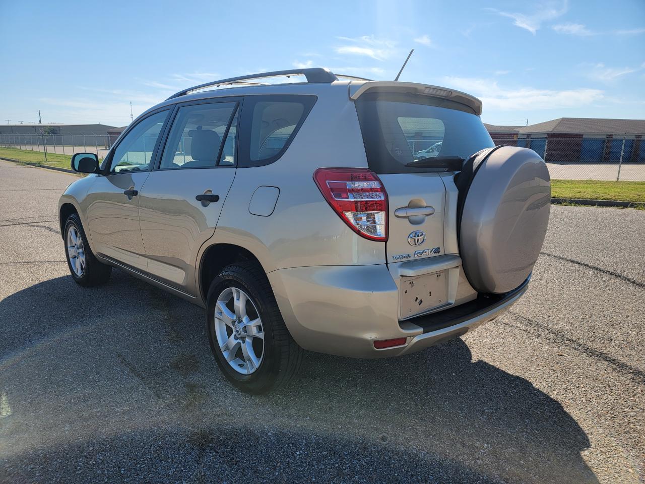 Toyota RAV4 FWD 4dr 4-cyl 4-Spd AT (Natl) 2009