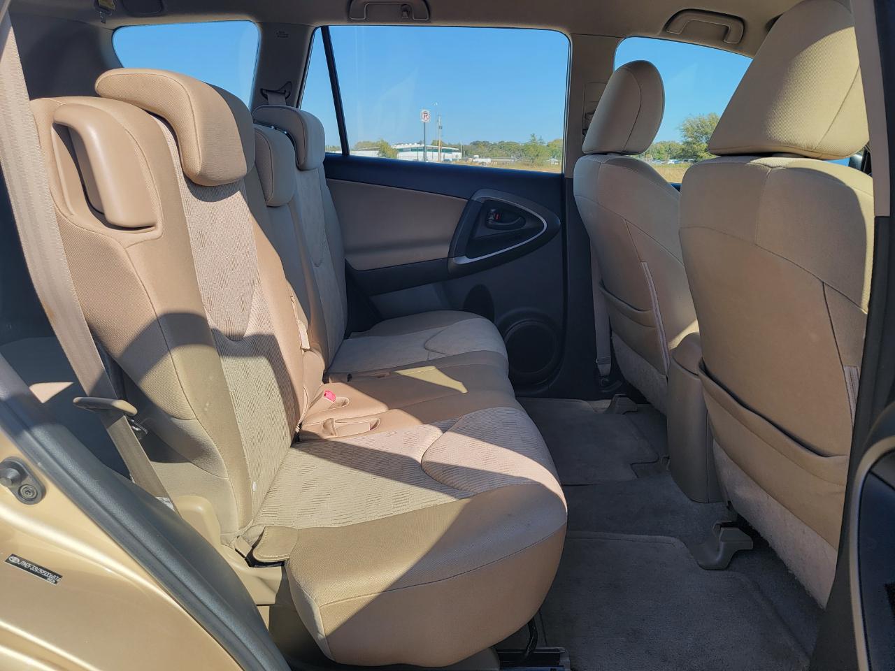 Toyota RAV4 FWD 4dr 4-cyl 4-Spd AT (Natl) 2009
