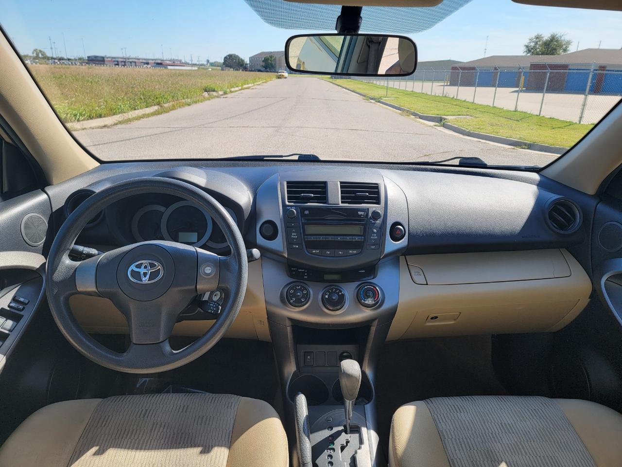 Toyota RAV4 FWD 4dr 4-cyl 4-Spd AT (Natl) 2009