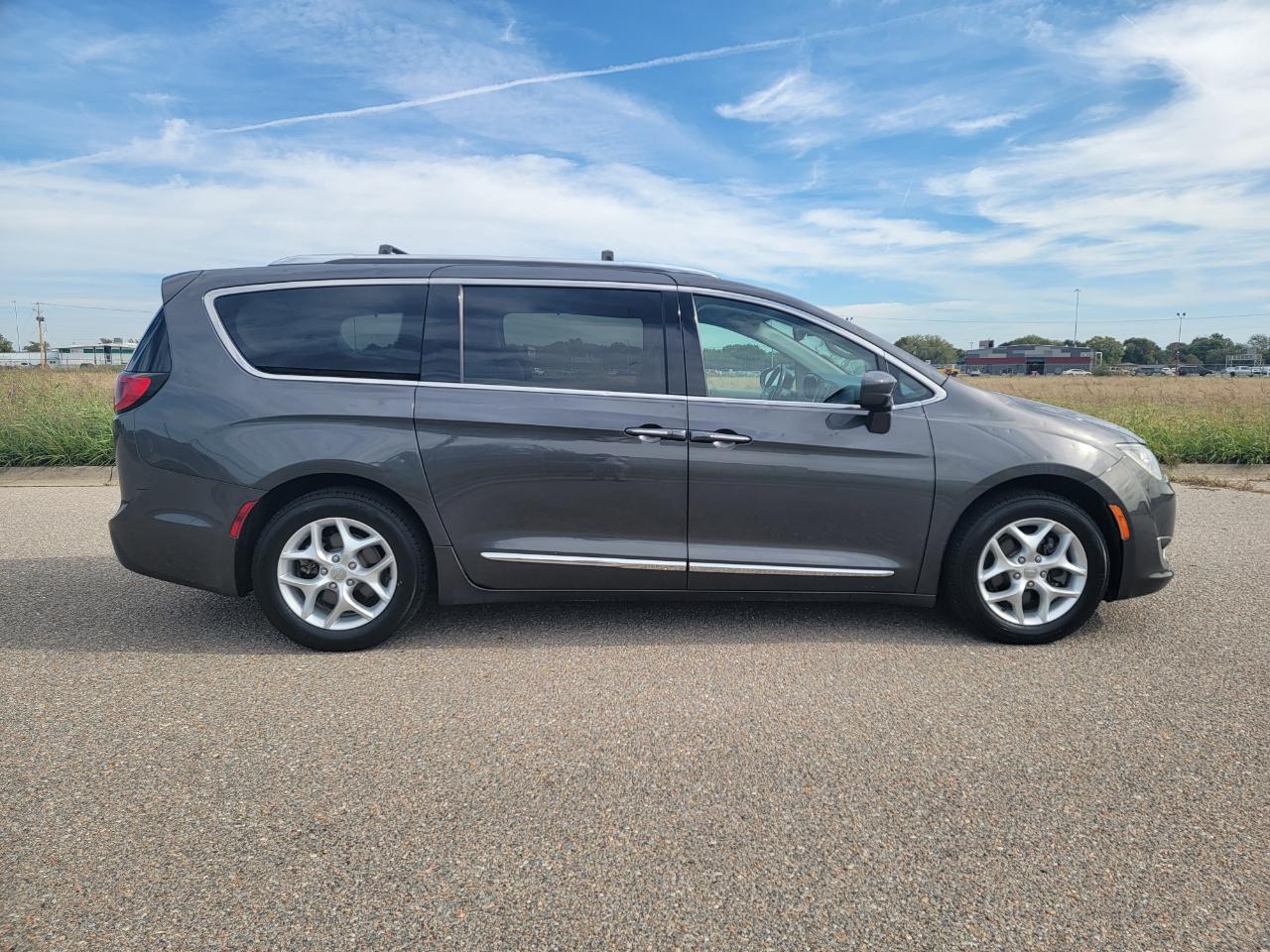 Chrysler Pacifica Touring L FWD 2018