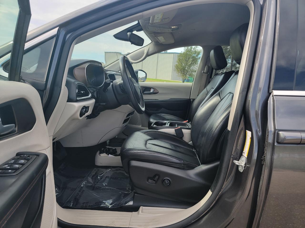 Chrysler Pacifica Touring L FWD 2018