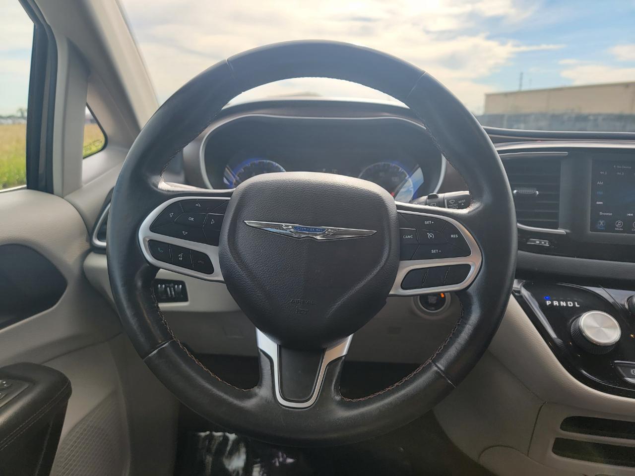Chrysler Pacifica Touring L FWD 2018