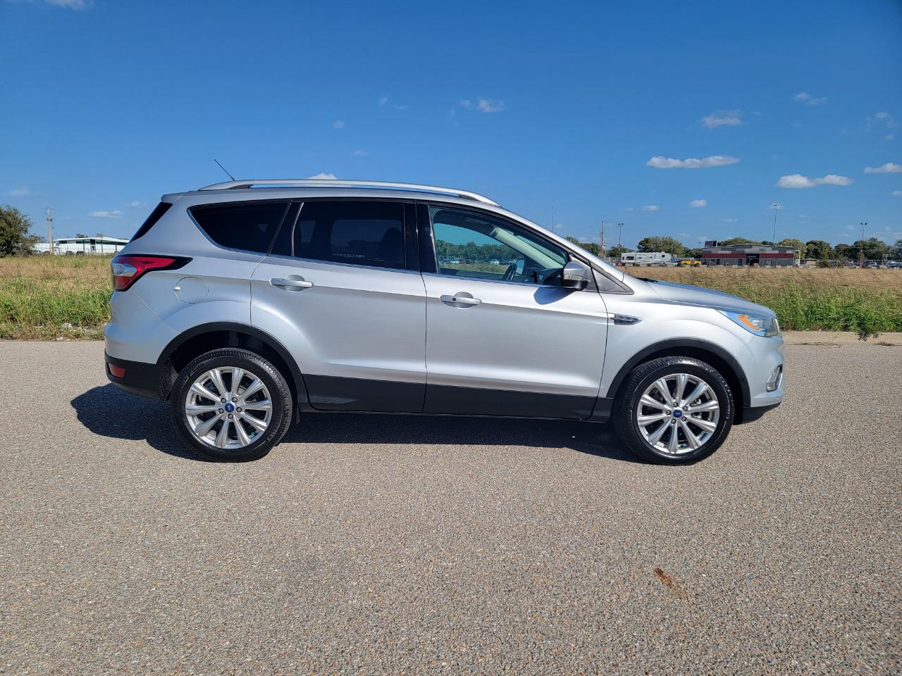 Ford Escape Titanium 4WD 2017