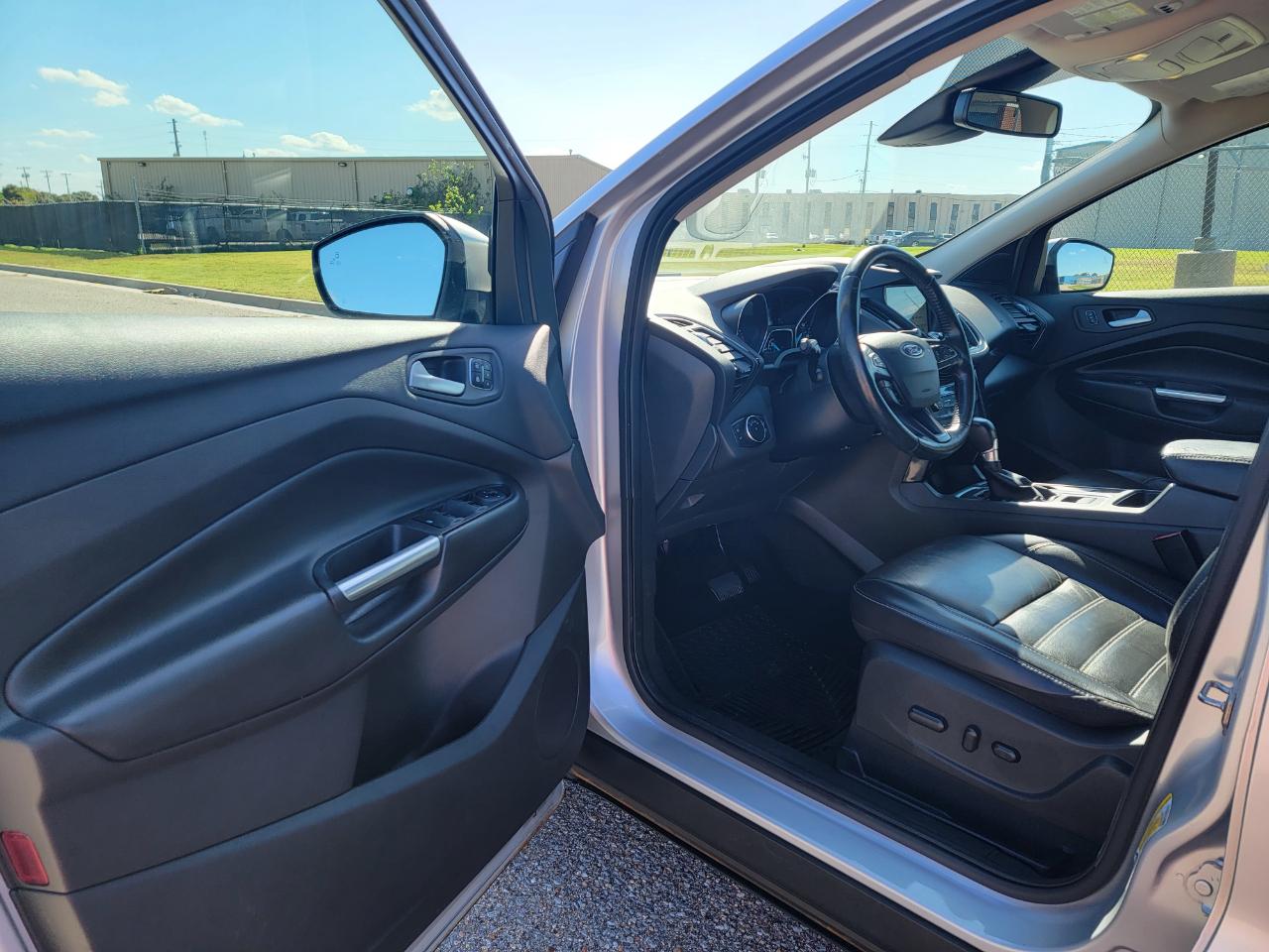 Ford Escape Titanium 4WD 2017