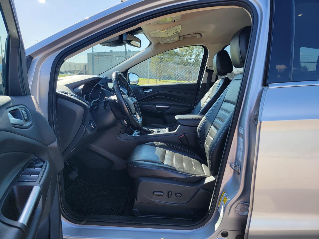 Ford Escape Titanium 4WD 2017