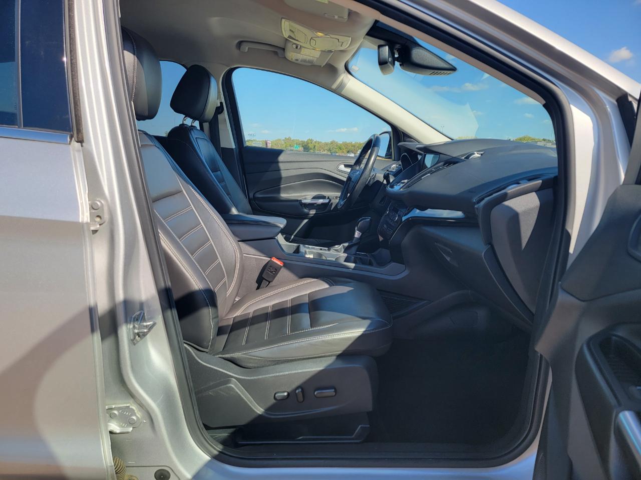 Ford Escape Titanium 4WD 2017
