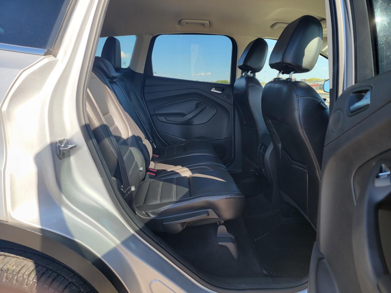 Ford Escape Titanium 4WD 2017