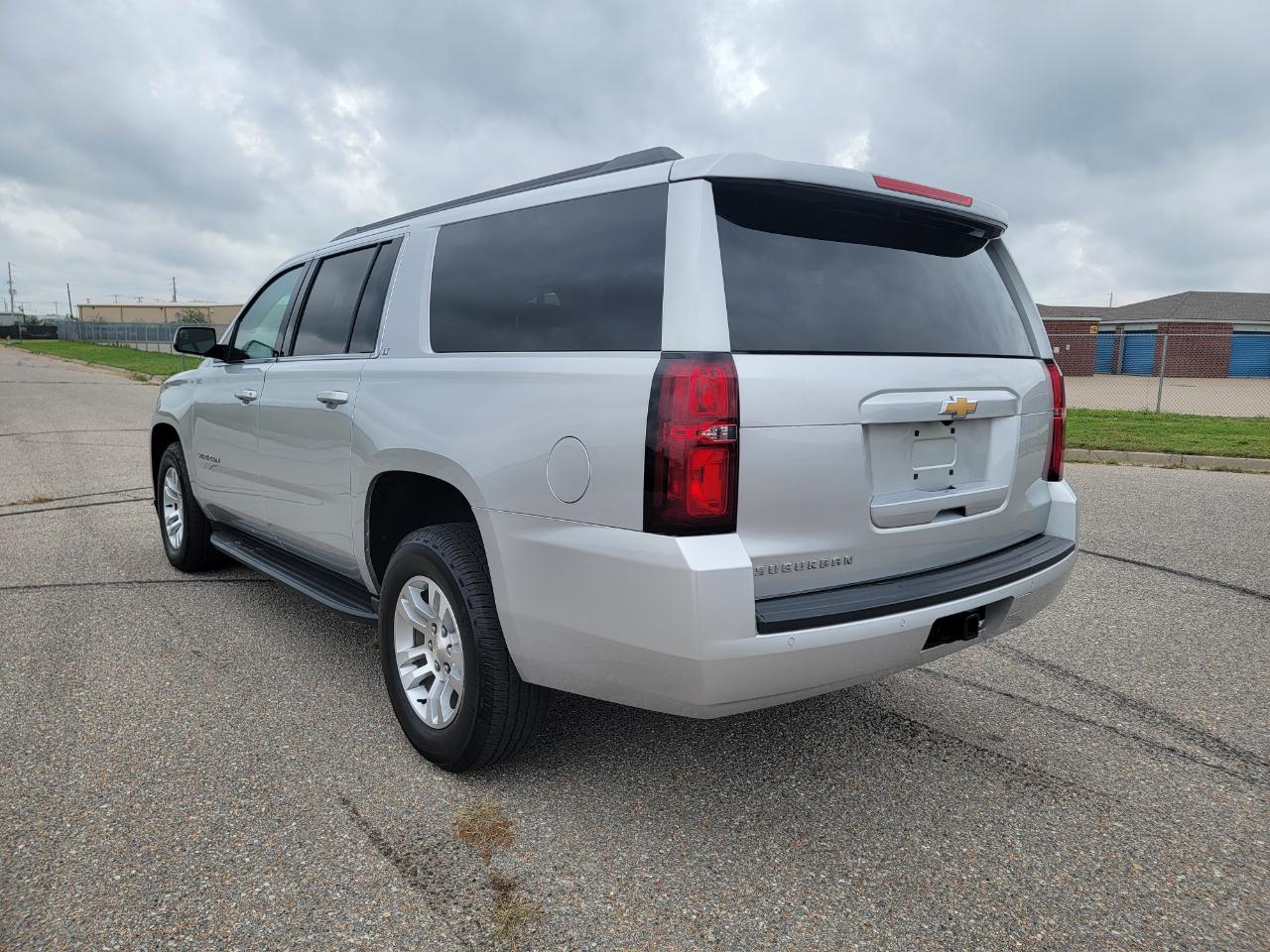 Chevrolet Suburban 4WD 4dr 1500 LT 2019