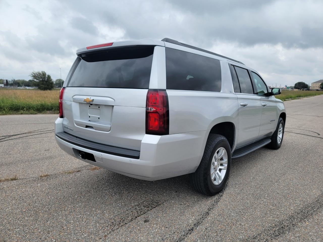 Chevrolet Suburban 4WD 4dr 1500 LT 2019