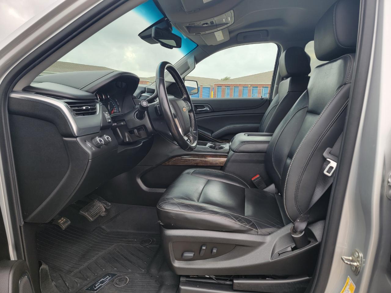 Chevrolet Suburban 4WD 4dr 1500 LT 2019