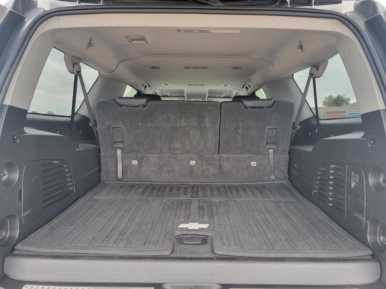 Chevrolet Suburban 4WD 4dr 1500 LT 2019