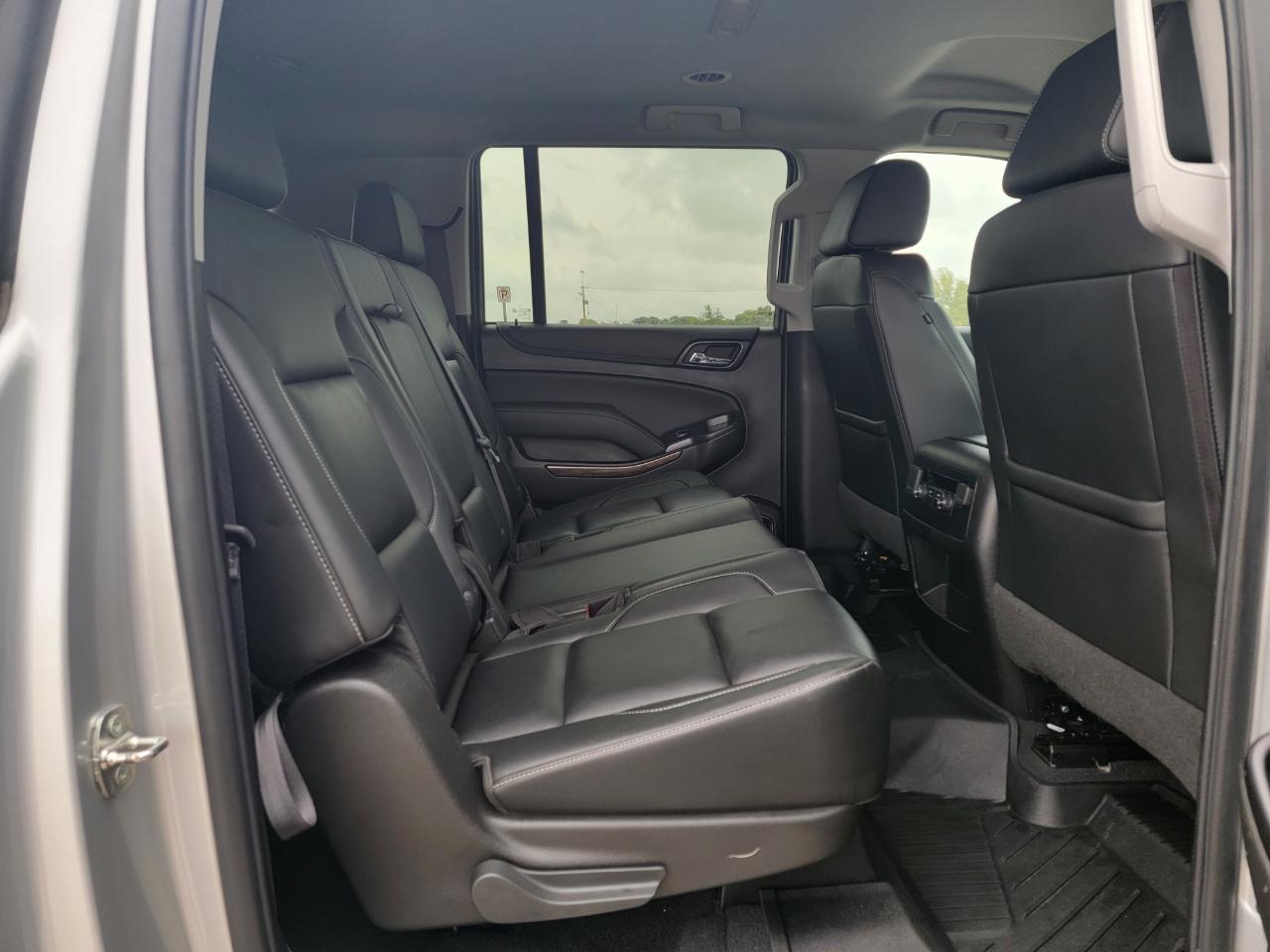 Chevrolet Suburban 4WD 4dr 1500 LT 2019