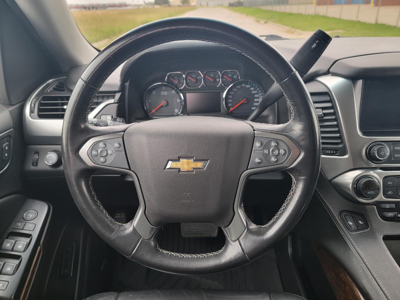 Chevrolet Suburban 4WD 4dr 1500 LT 2019