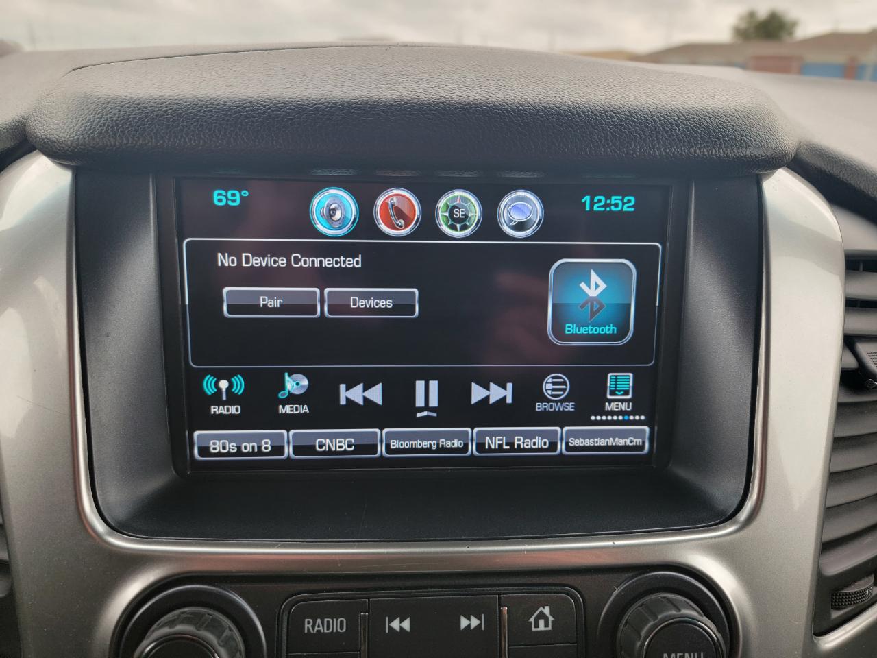 Chevrolet Suburban 4WD 4dr 1500 LT 2019