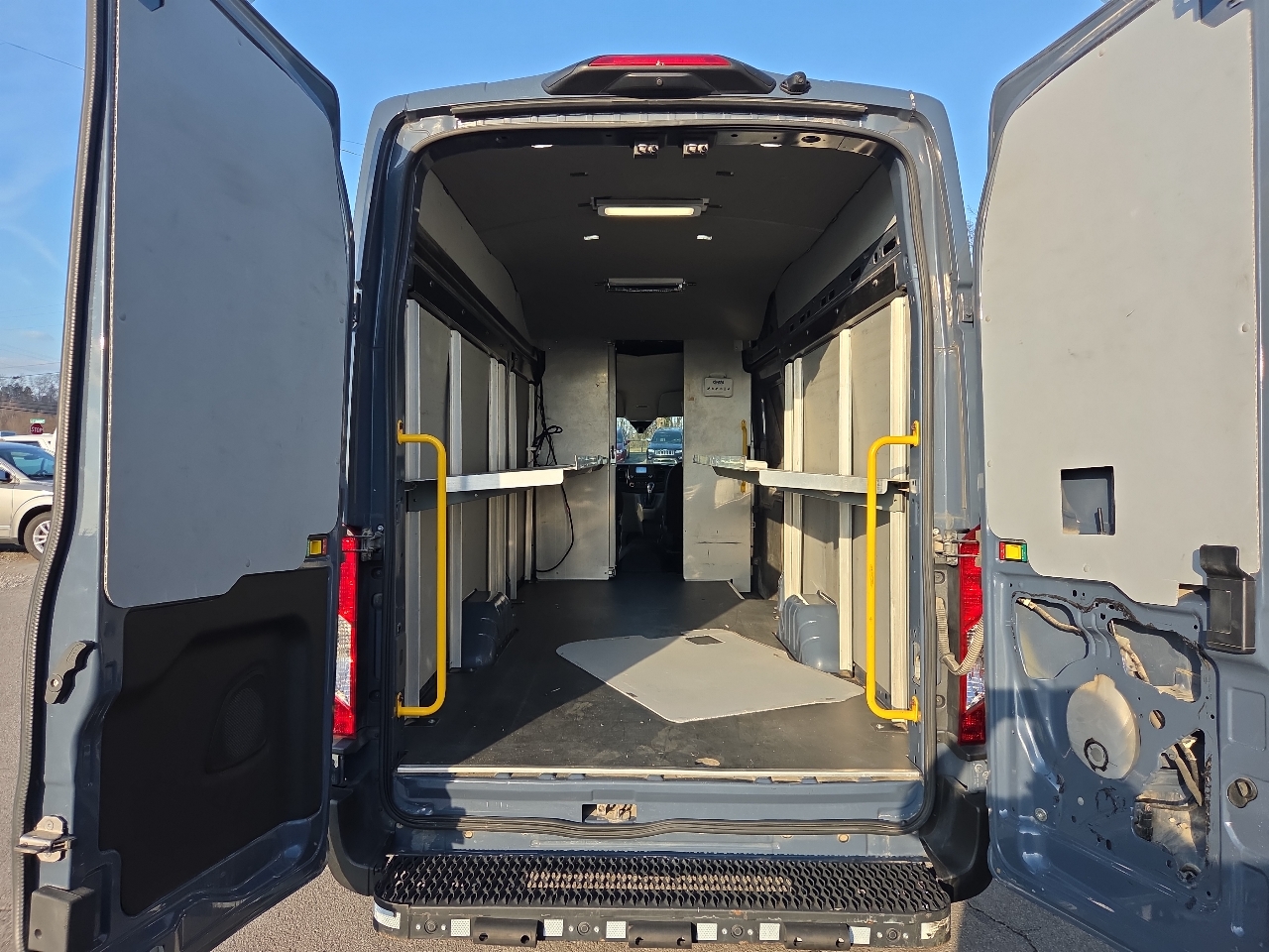 Ford Transit Cargo Van T-250 148" EL Hi Rf 9070 GVWR RWD 2021