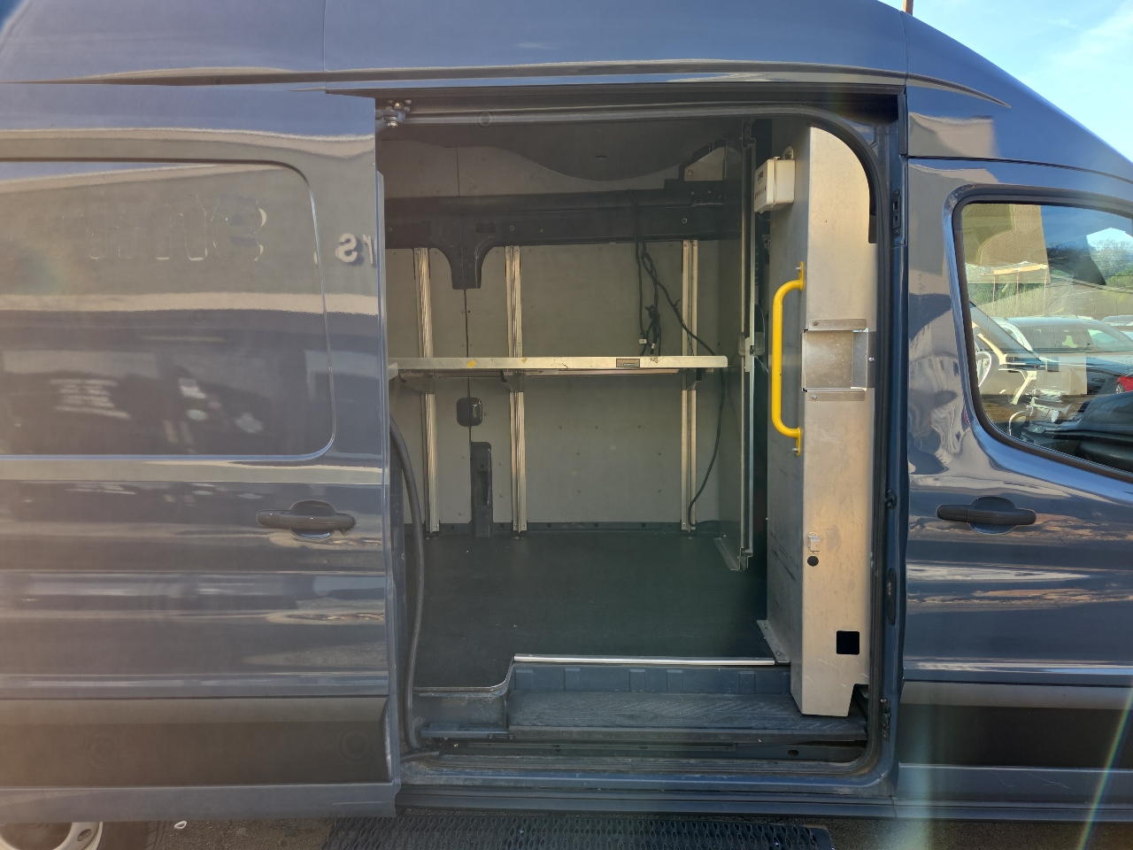 Ford Transit Cargo Van T-250 148" EL Hi Rf 9070 GVWR RWD 2021