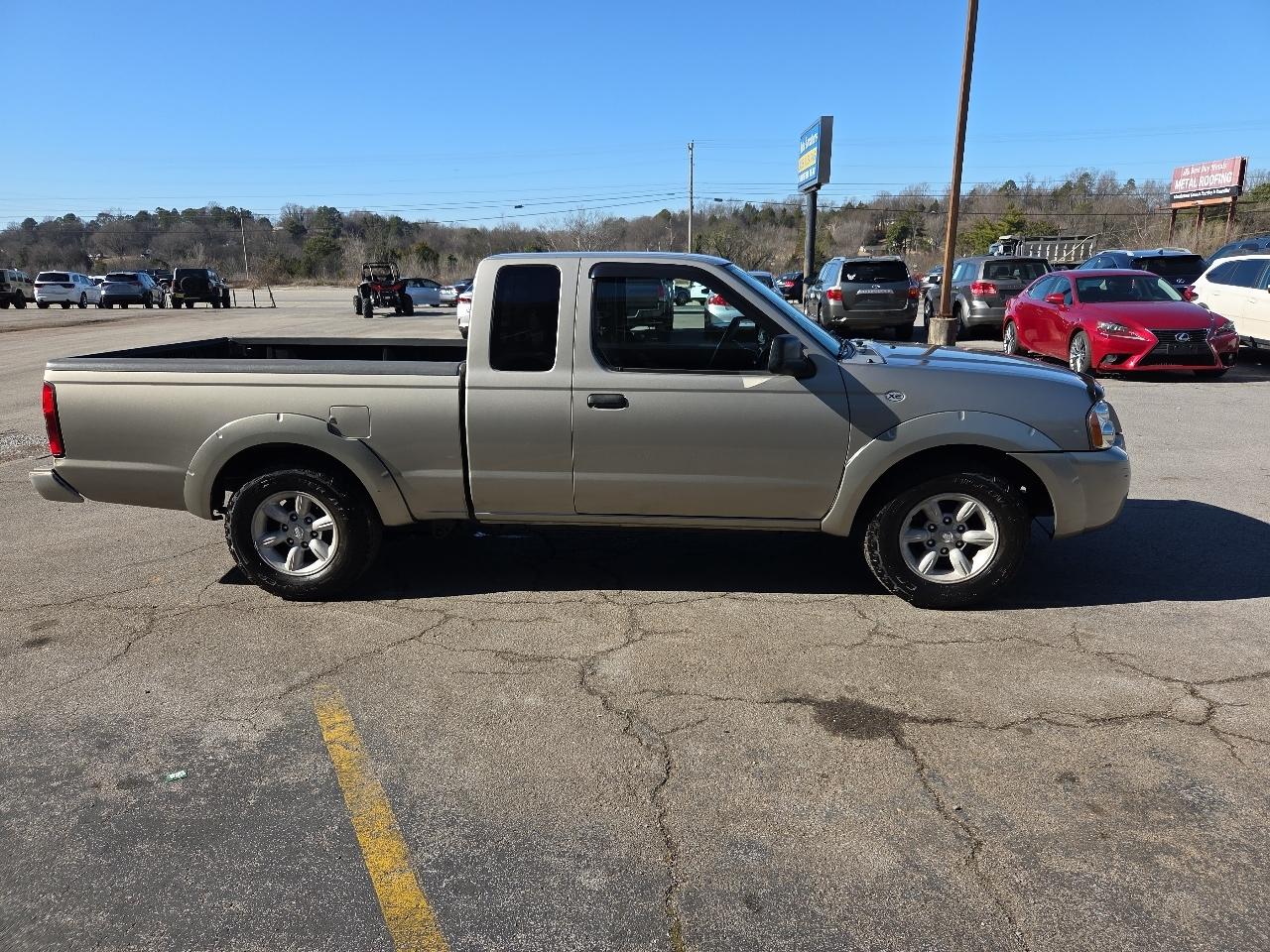 Nissan Frontier 2WD XE King Cab I4 Auto 2004
