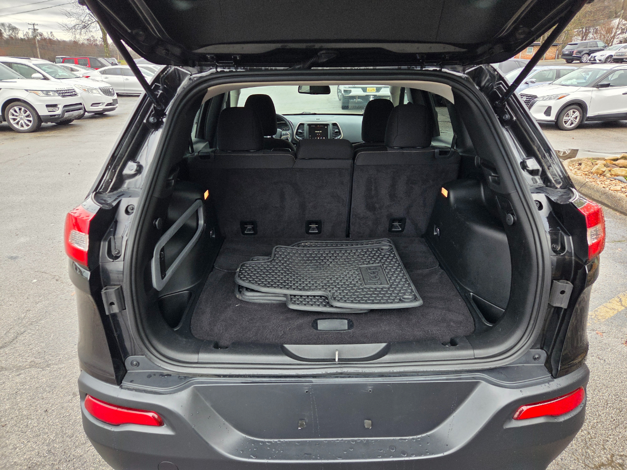 2015 Jeep Cherokee Latitude photo 4