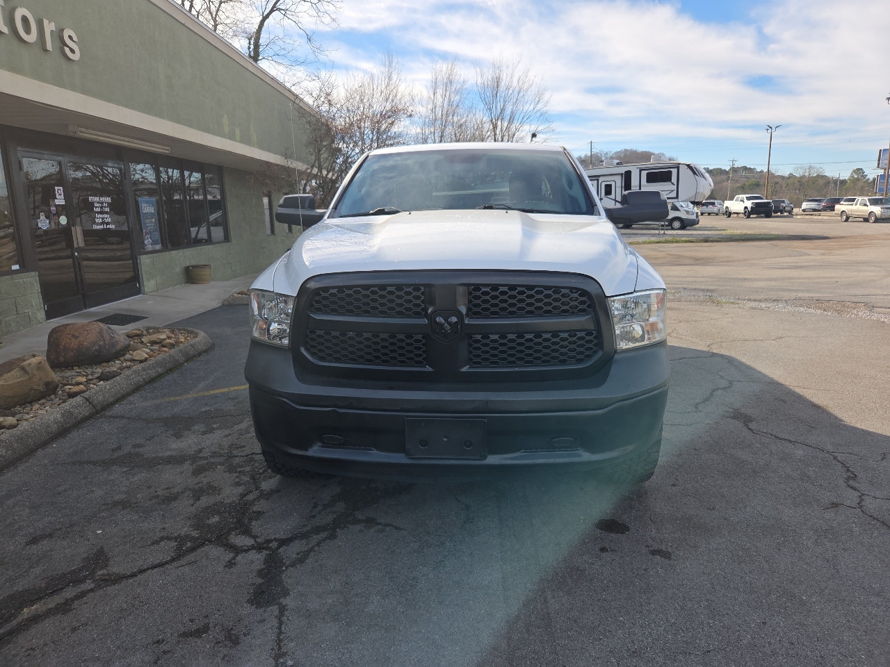 RAM 1500 4WD Quad Cab 140.5" Tradesman 2016
