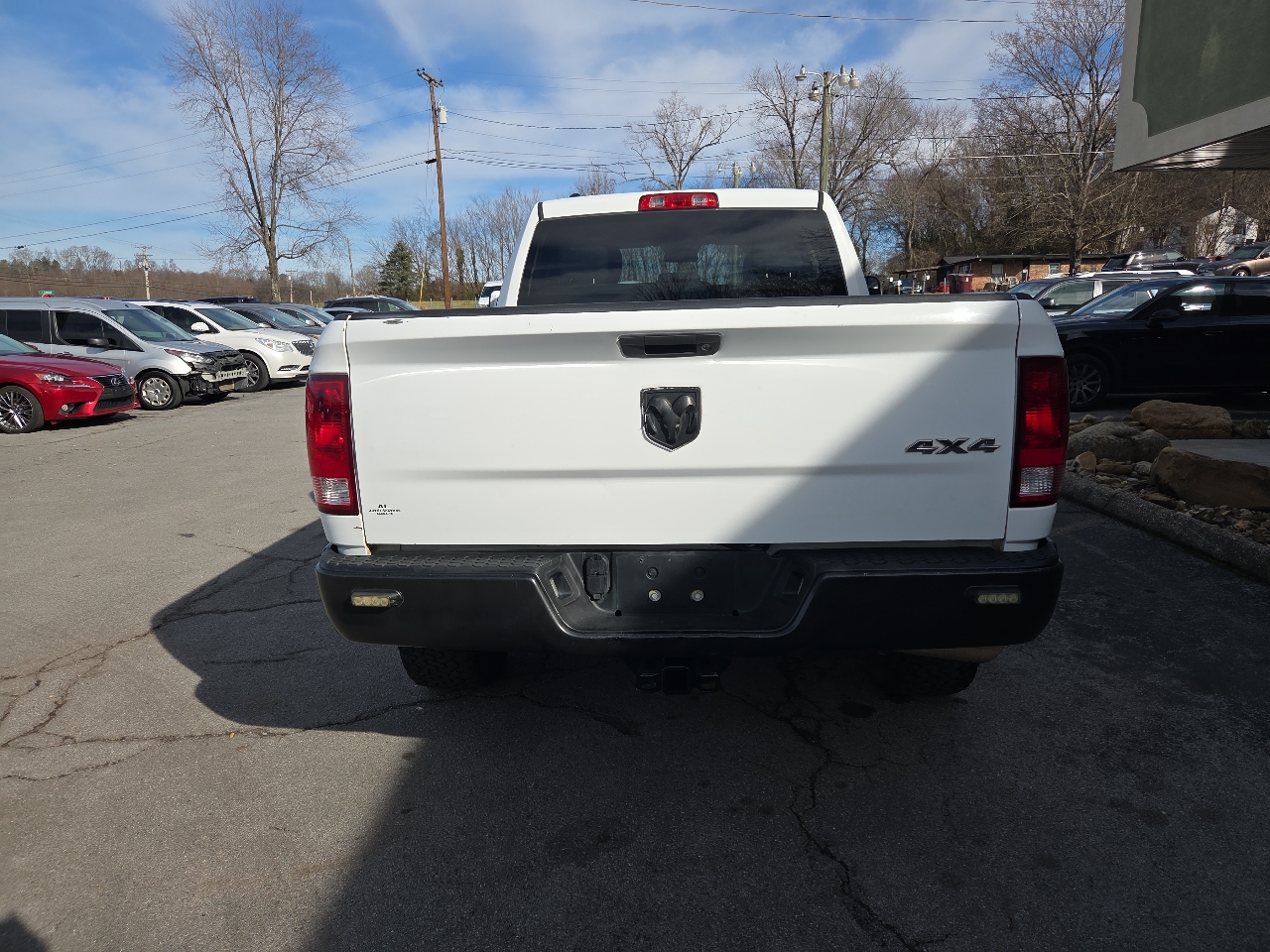 RAM 1500 4WD Quad Cab 140.5" Tradesman 2016