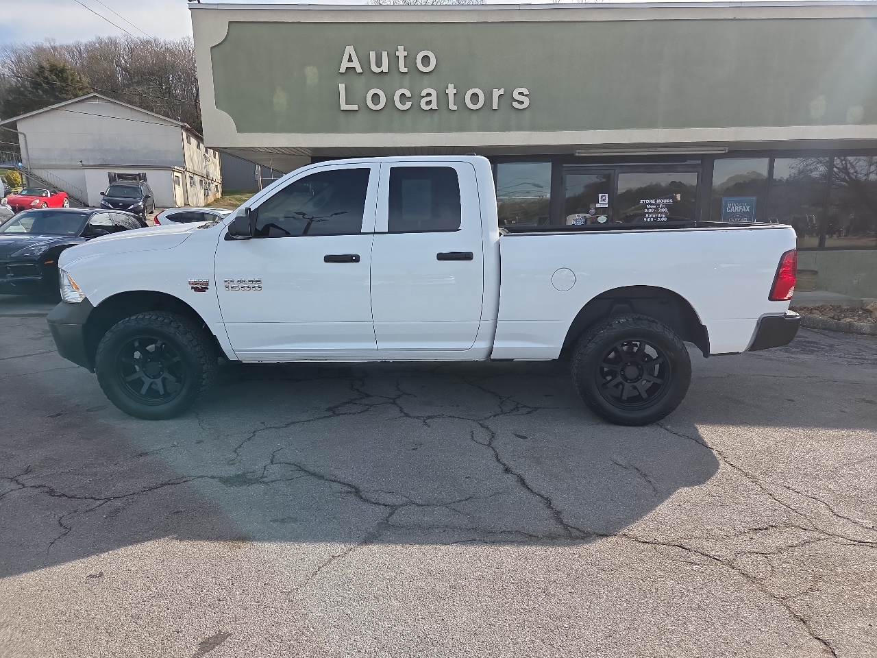 RAM 1500 4WD Quad Cab 140.5" Tradesman 2016